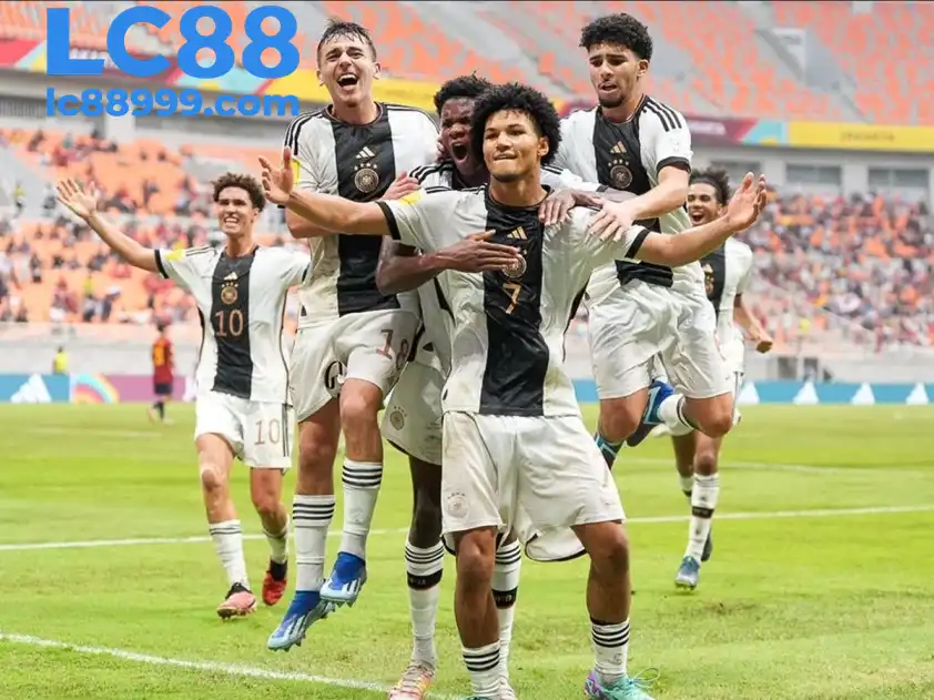 U17 El Salvador và U17 Đức đều có cơ hội đi tiếp nếu giành chiến thắng ở trận đấu sắp tới (Ảnh: ESPN)